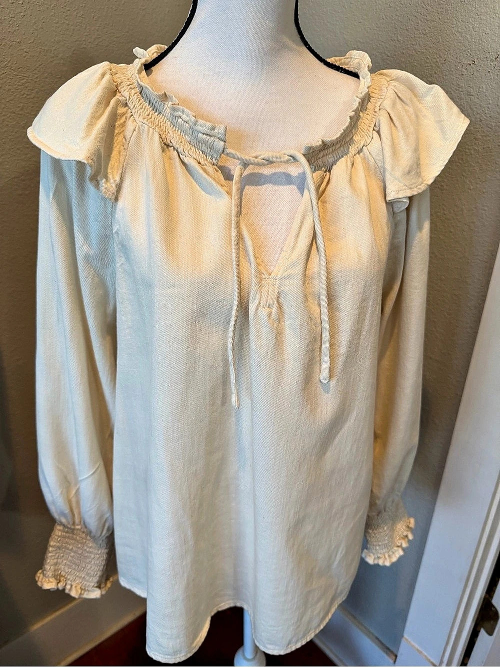 Old Navy Tie-Front Ruffle Cream Top Large